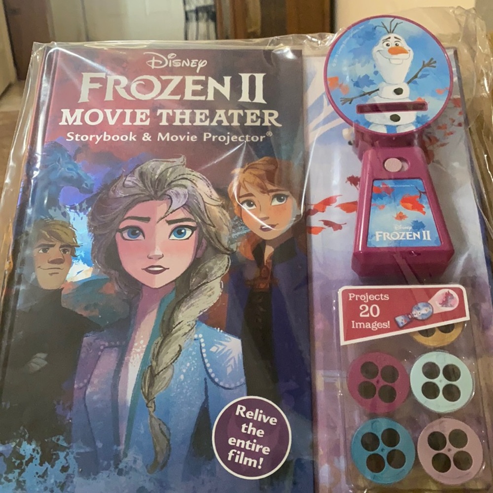 Frozen I movie theater storybook & Moviebook